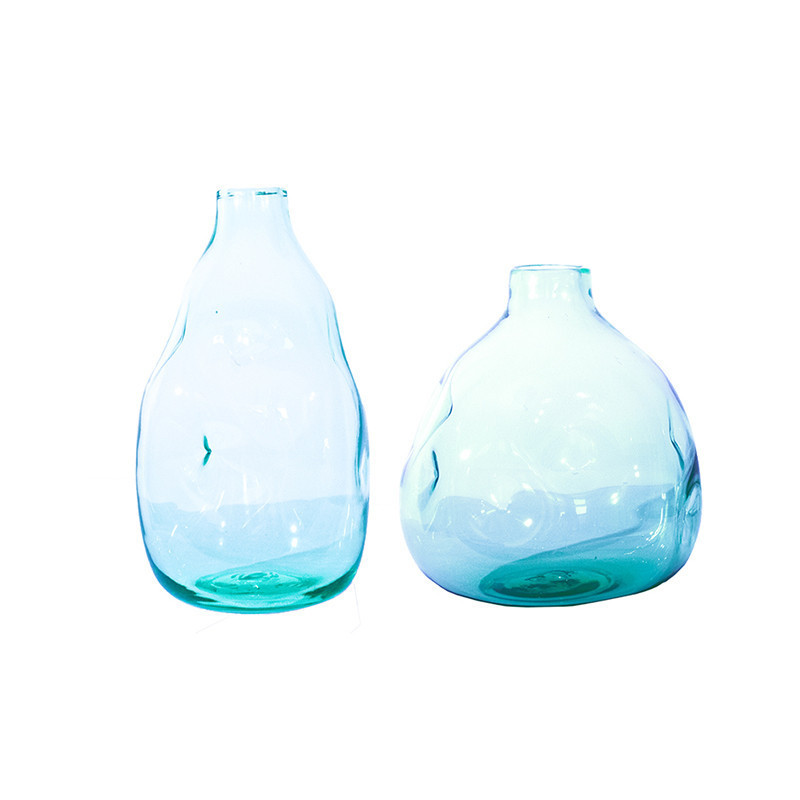 Ręcznie robiony szklany wazon w nieregularnym kształcie MHD0-01-0023