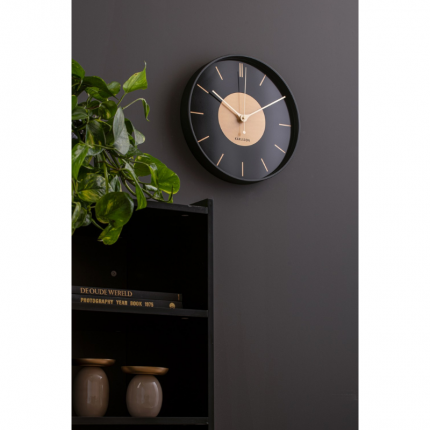 Nowoczesny zegar ścienny czarny ze złotym środkiem Karlsson MHD0-08-69